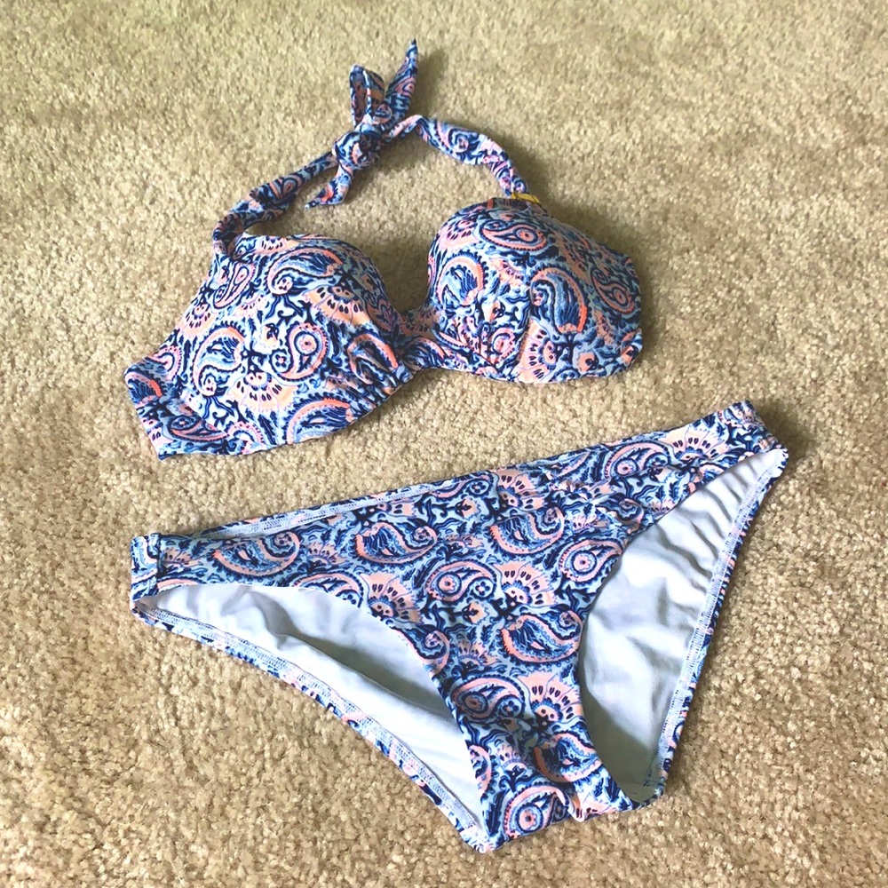 Victoria’s Secret bikini